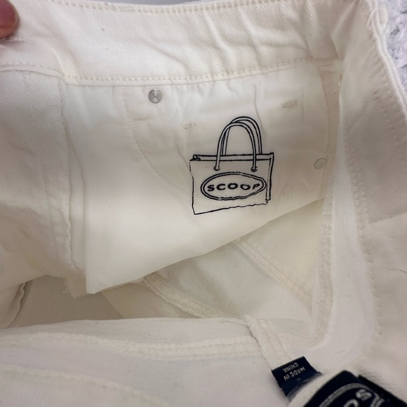 NWT Scoop White Frayed Edge Denim Shorts - Picture 4 of 4